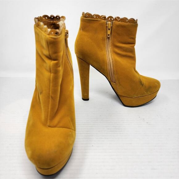 Qupid Mustard Platform Ankle Booties Zip Side Comfortable Women's Gifts Size 6.5 - Picture 2 of 11